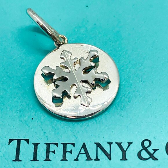 Tiffany & Co. Snowflake Charm Pendant Sterling Silver (Hallmark Missing) - Picture 1 of 9